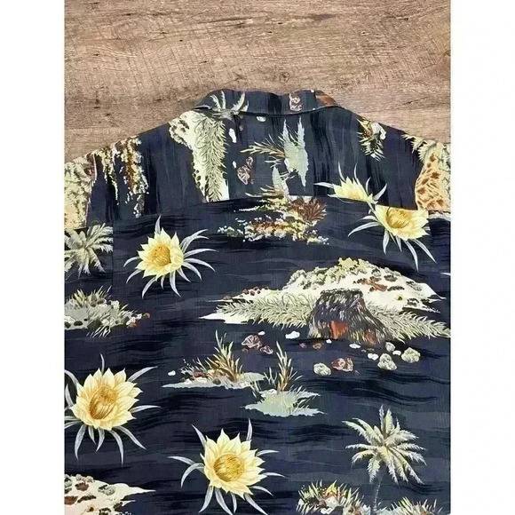 Tommy Bahama 100% Silk Camp Button Up Shirt Men's L Floral Hawaiian Black - Picture 9 of 11